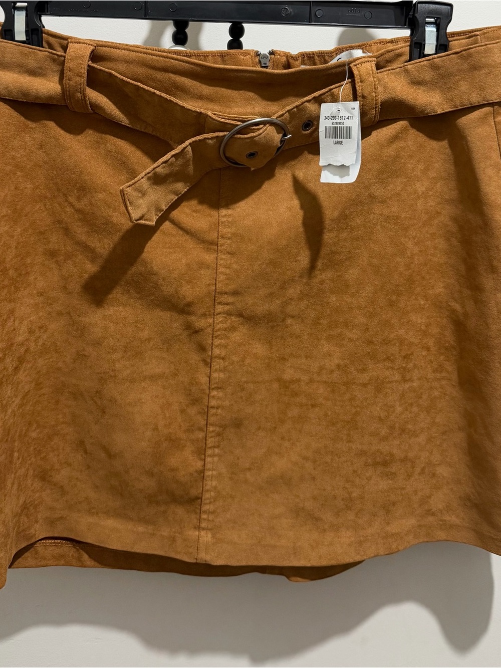 Hollister Faux Suede Mini Skirt
Tan Brown Belted High Rise
Large NWT